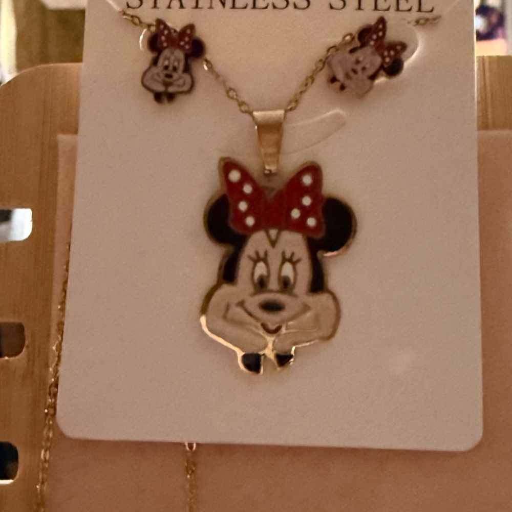 New Stainless Steel Minnie Mouse Necklace with Red Bow set